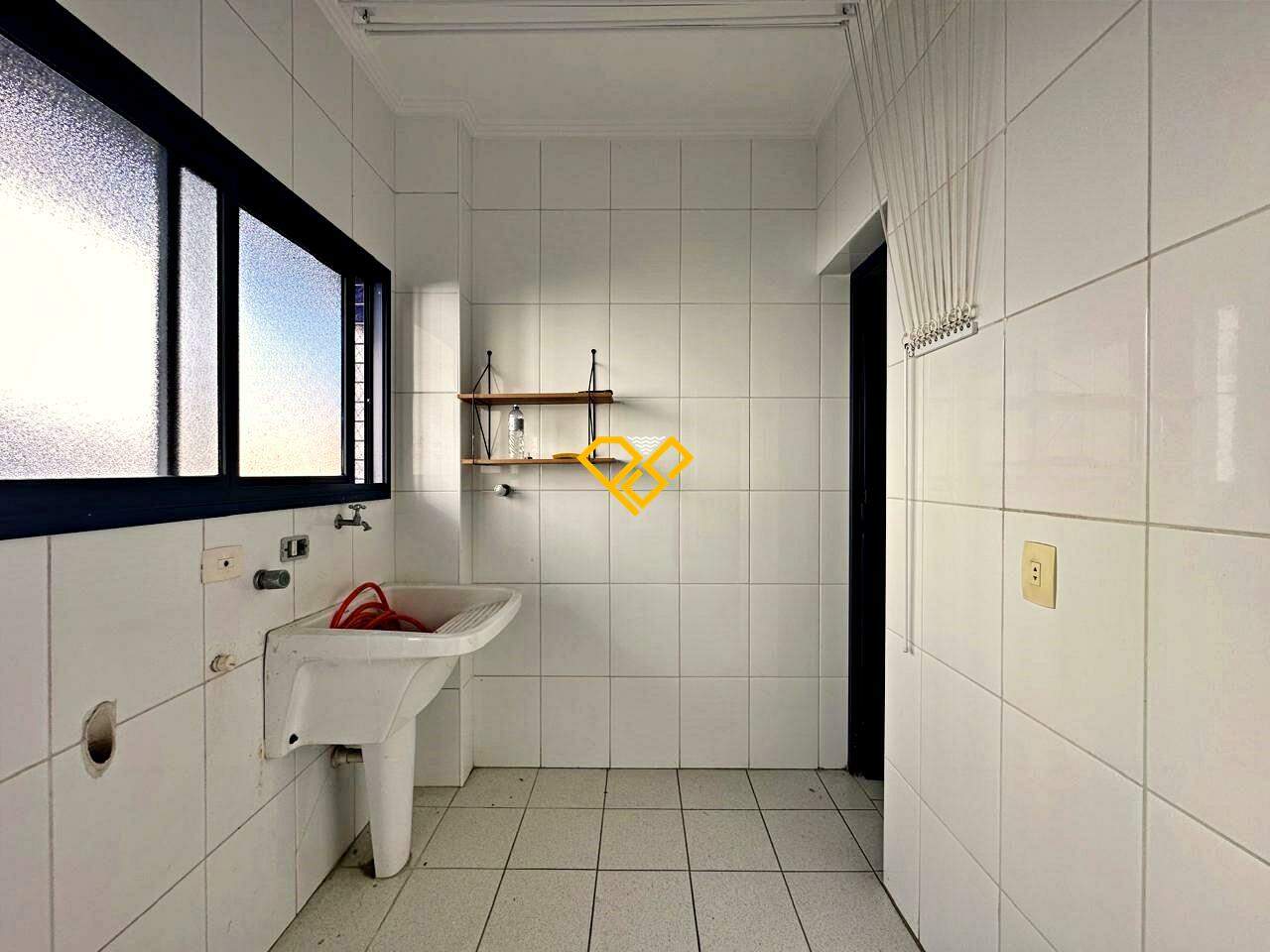 Apartamento à venda no Ponta da Praia: Área de serviço