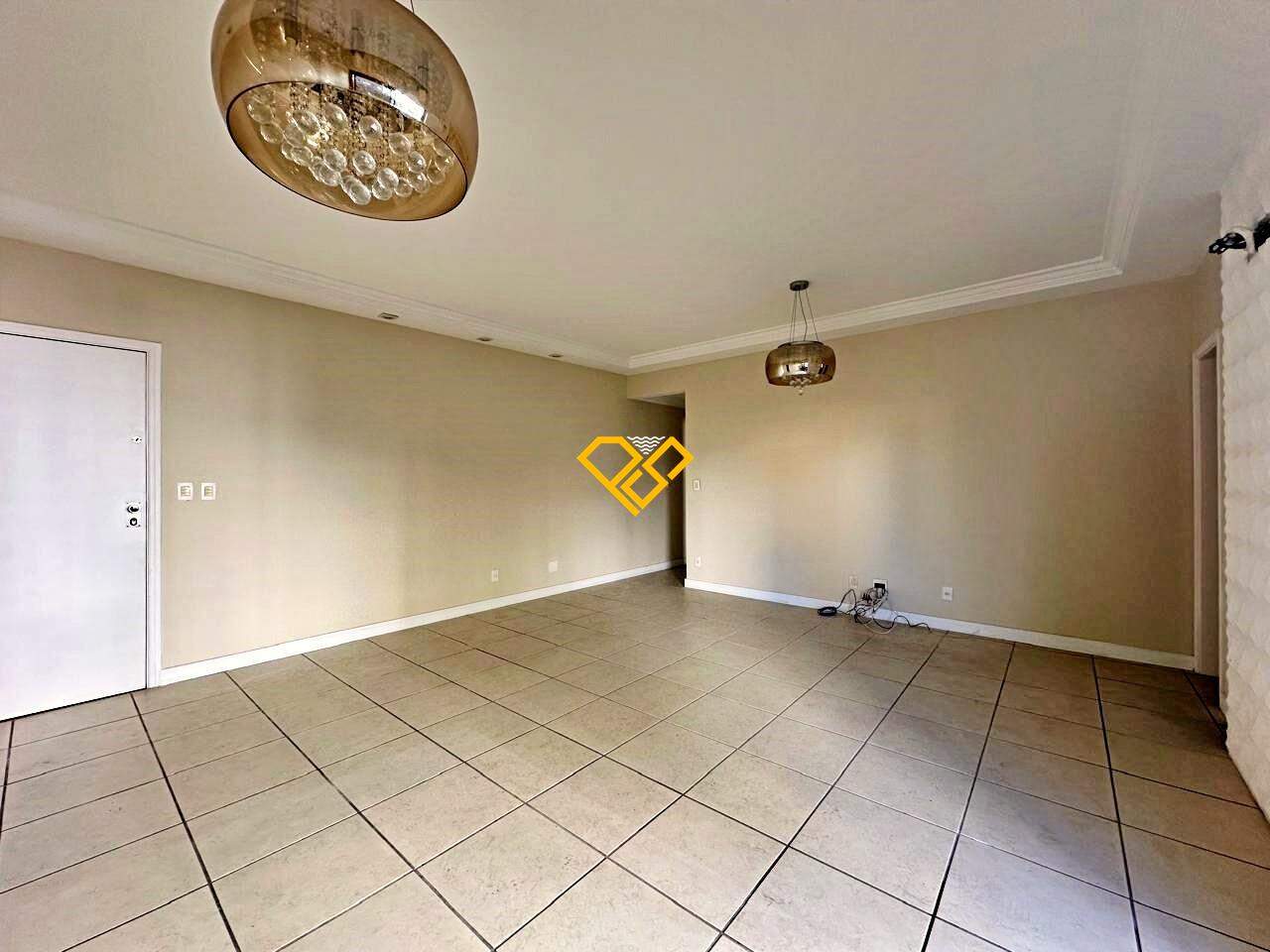Apartamento à venda no Ponta da Praia: Sala