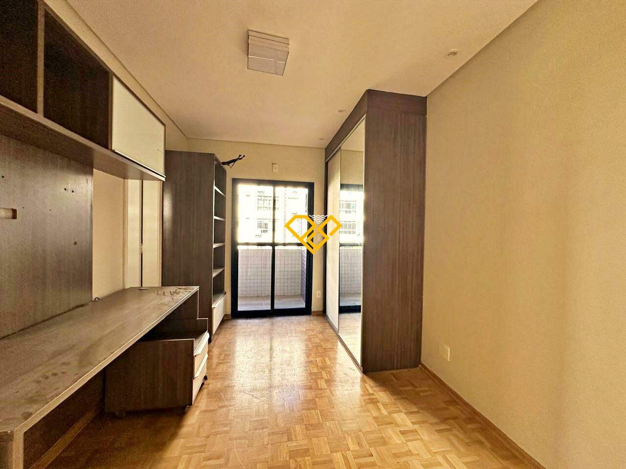 Apartamento à venda no Ponta da Praia: Suíte 3