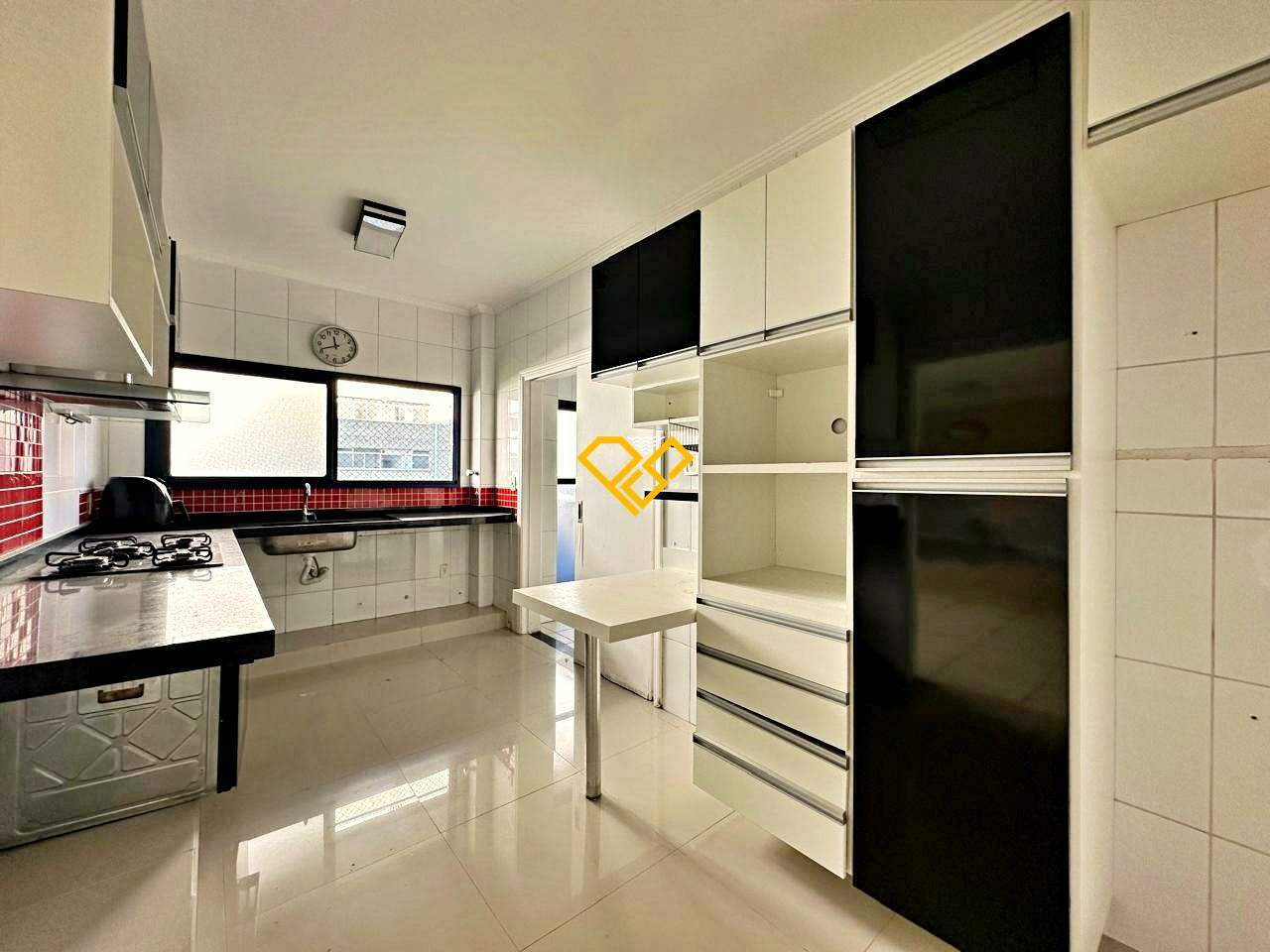 Apartamento à venda no Ponta da Praia: Cozinha