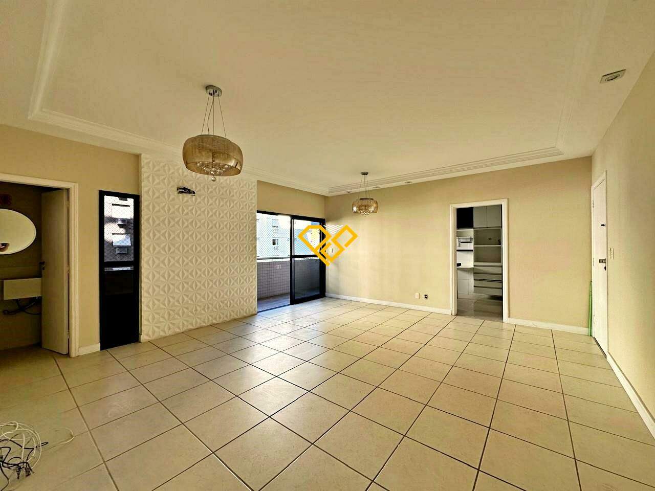 Apartamento à venda no Ponta da Praia: Sala