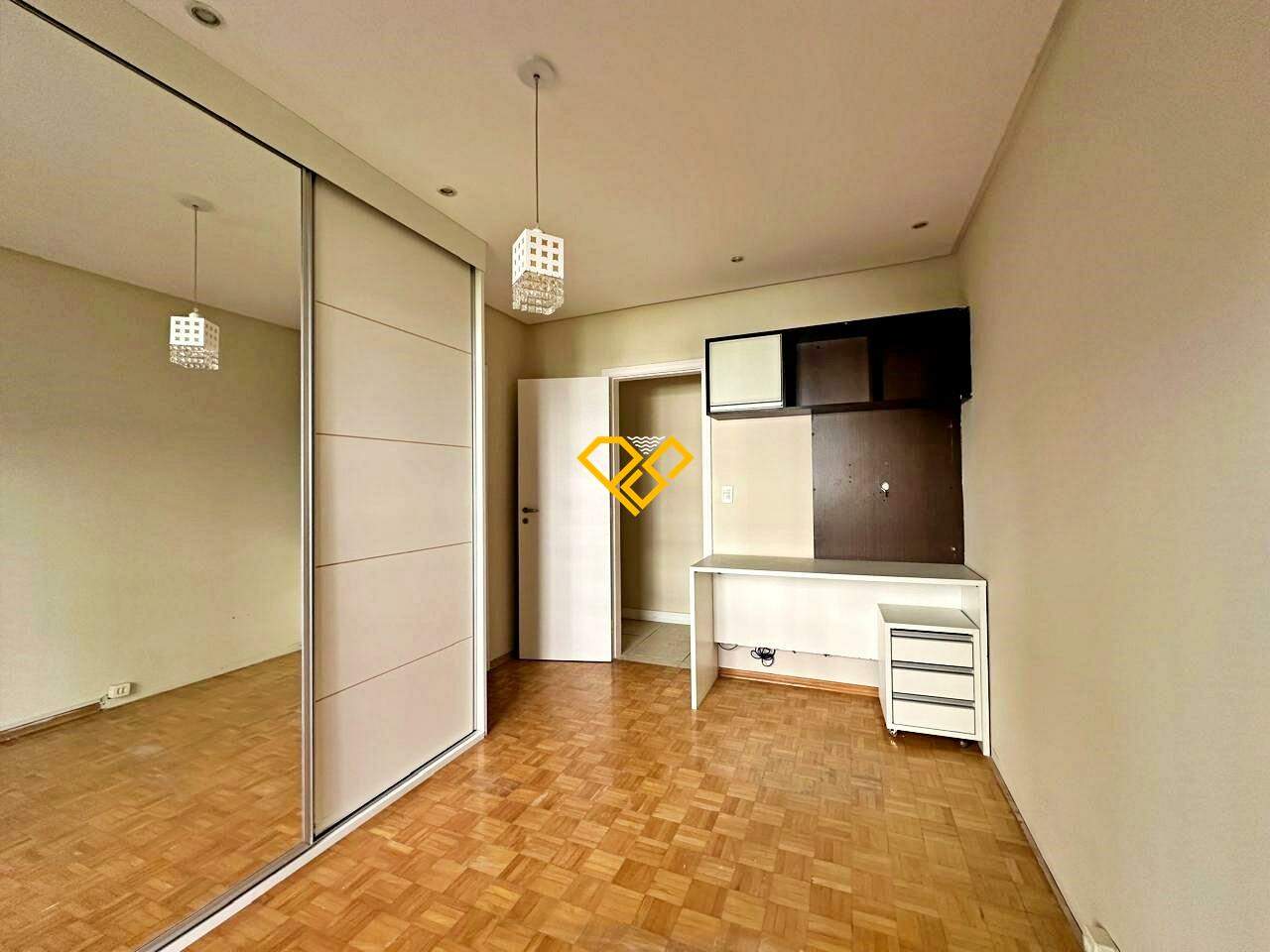 Apartamento à venda no Ponta da Praia: Suíte 2