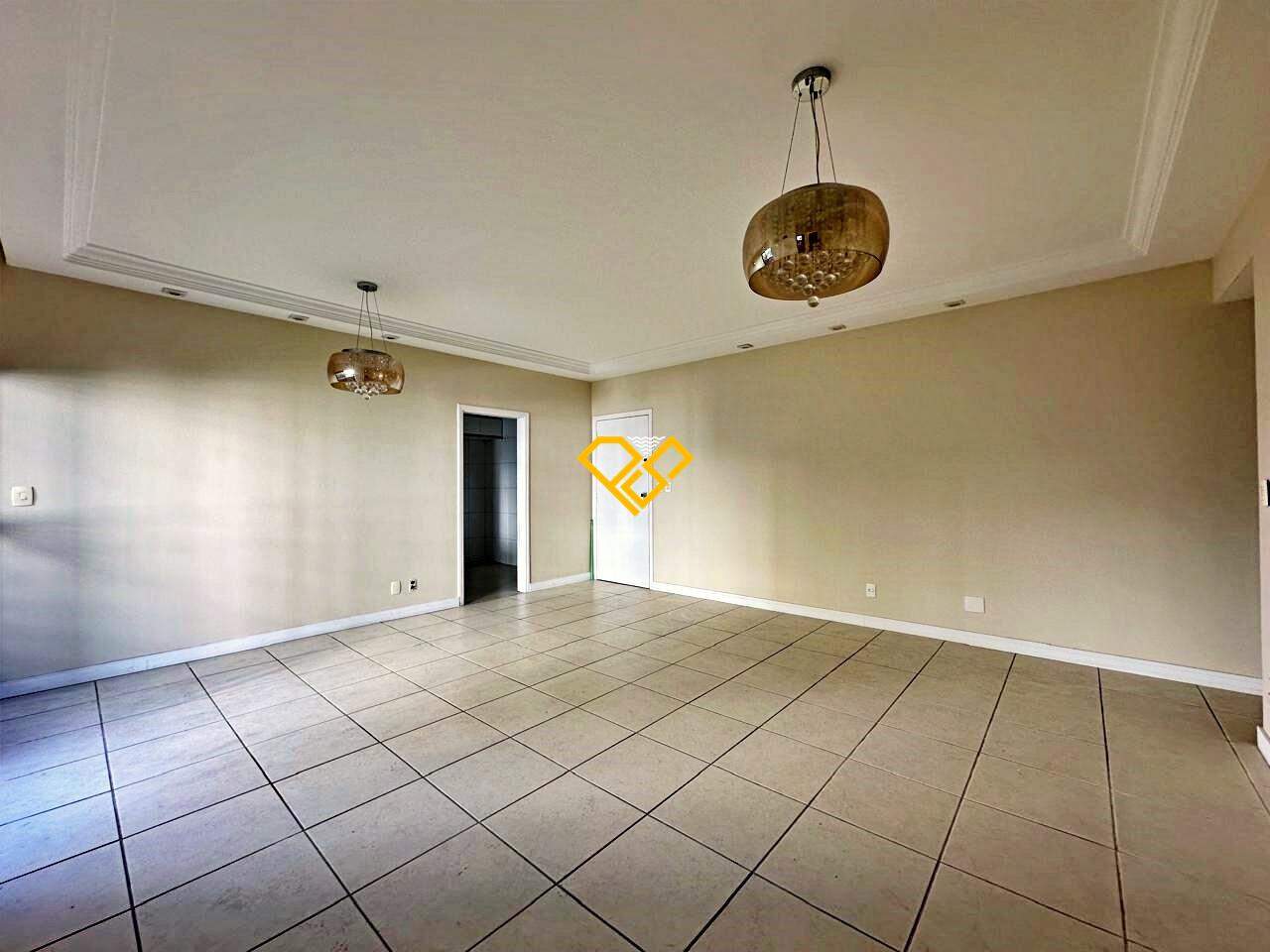 Apartamento à venda no Ponta da Praia: Sala