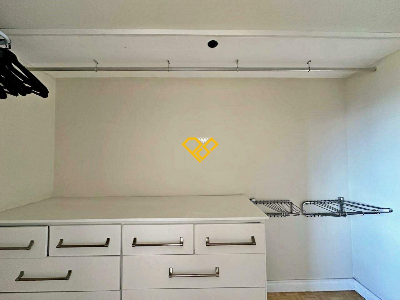 Apartamento à venda no Ponta da Praia: Suíte 1 - closet