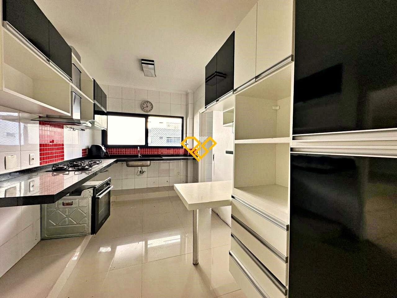 Apartamento à venda no Ponta da Praia: Cozinha