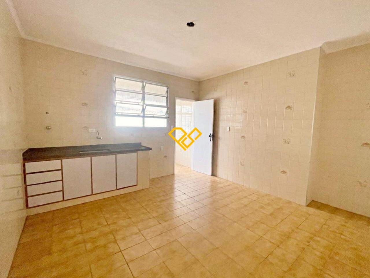 Apartamento para aluguel no Embaré: Cozinha
