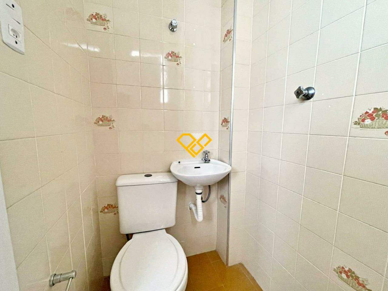 Apartamento para aluguel no Embaré: Wc de serviço
