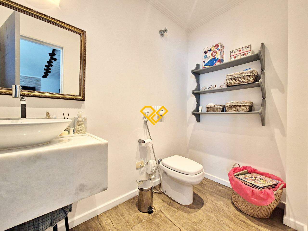 Cobertura à venda no Marapé: Lavabo