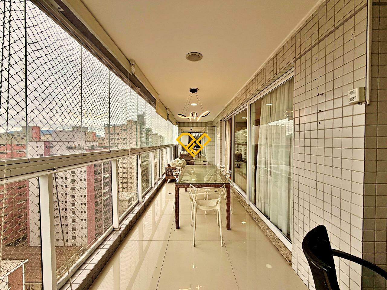 Apartamento para aluguel no Embaré: Varanda