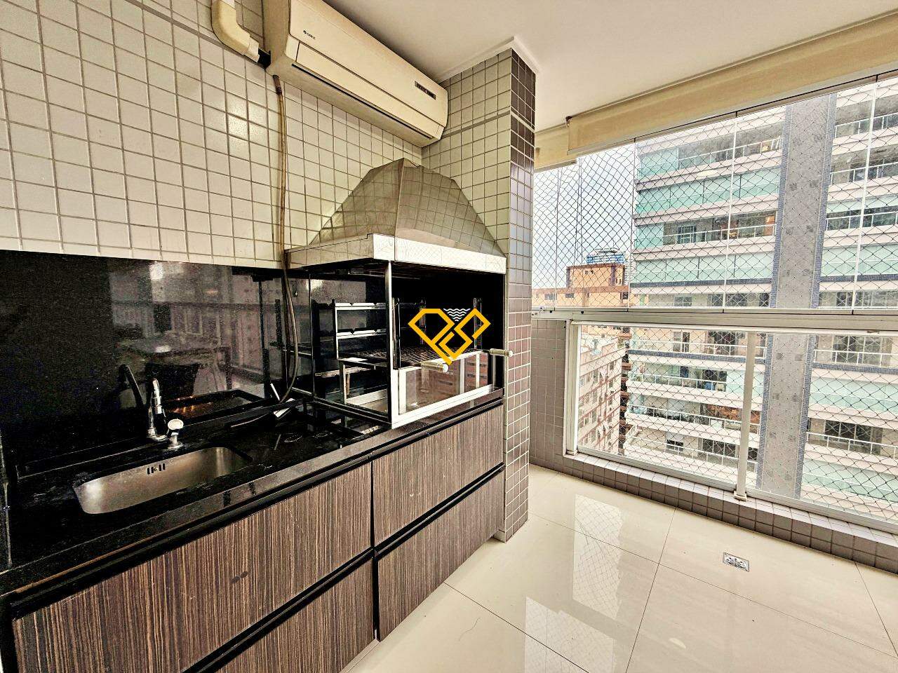 Apartamento para aluguel no Embaré: Varanda