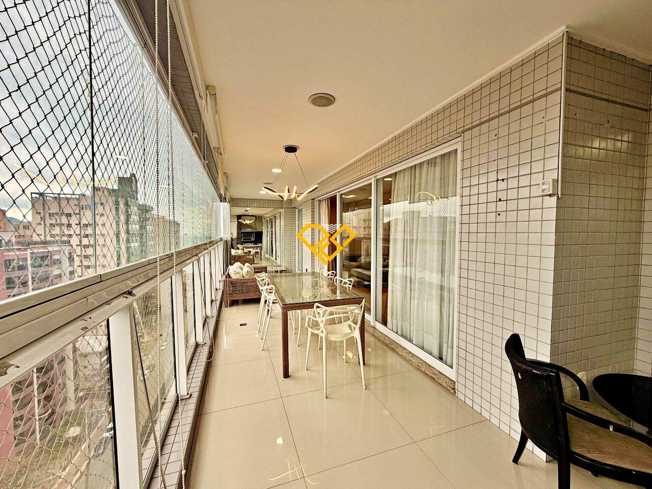 Apartamento para aluguel no Embaré: Varanda