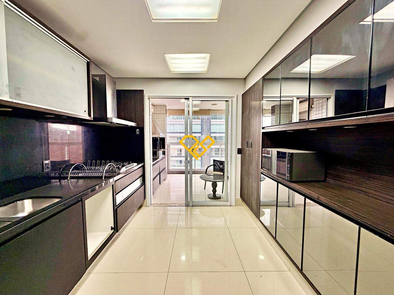 Apartamento para aluguel no Embaré: Cozinha