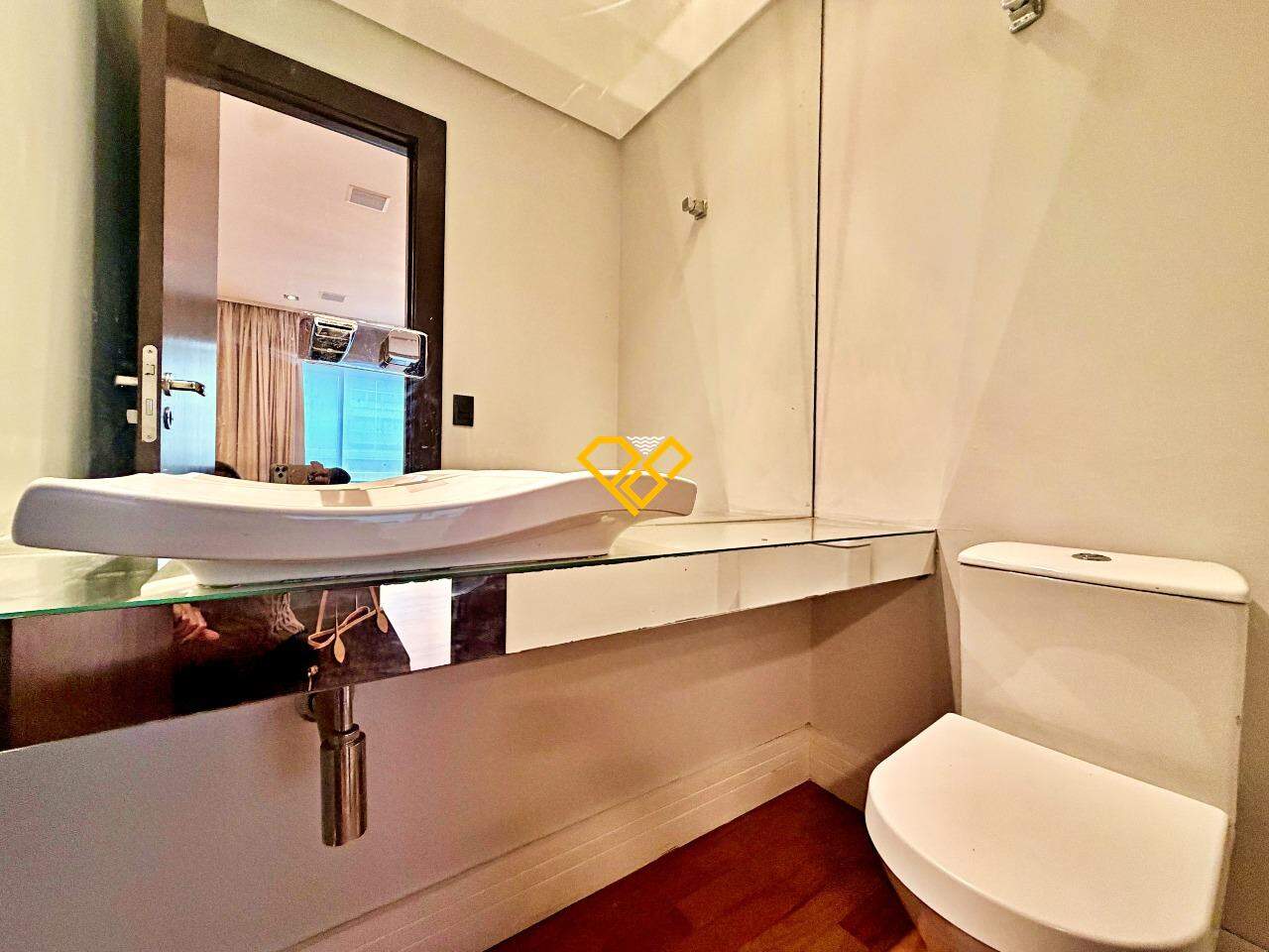 Apartamento para aluguel no Embaré: Lavabo