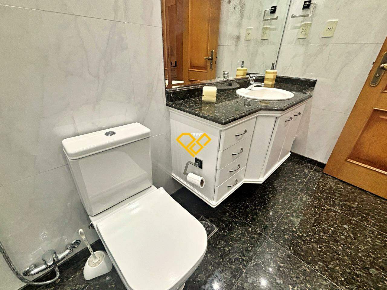 Apartamento à venda no Embaré: Wc suíte 3