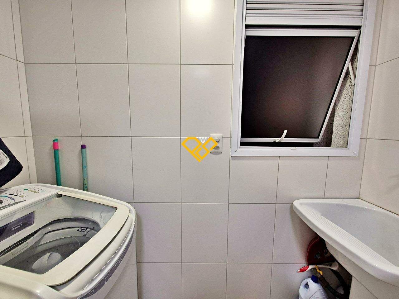 Apartamento à venda no Vila Mathias: Área de serviço