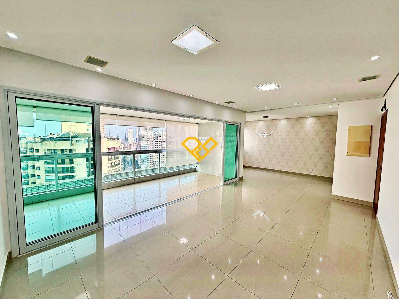 Apartamento para aluguel no Ponta da Praia: Varanda