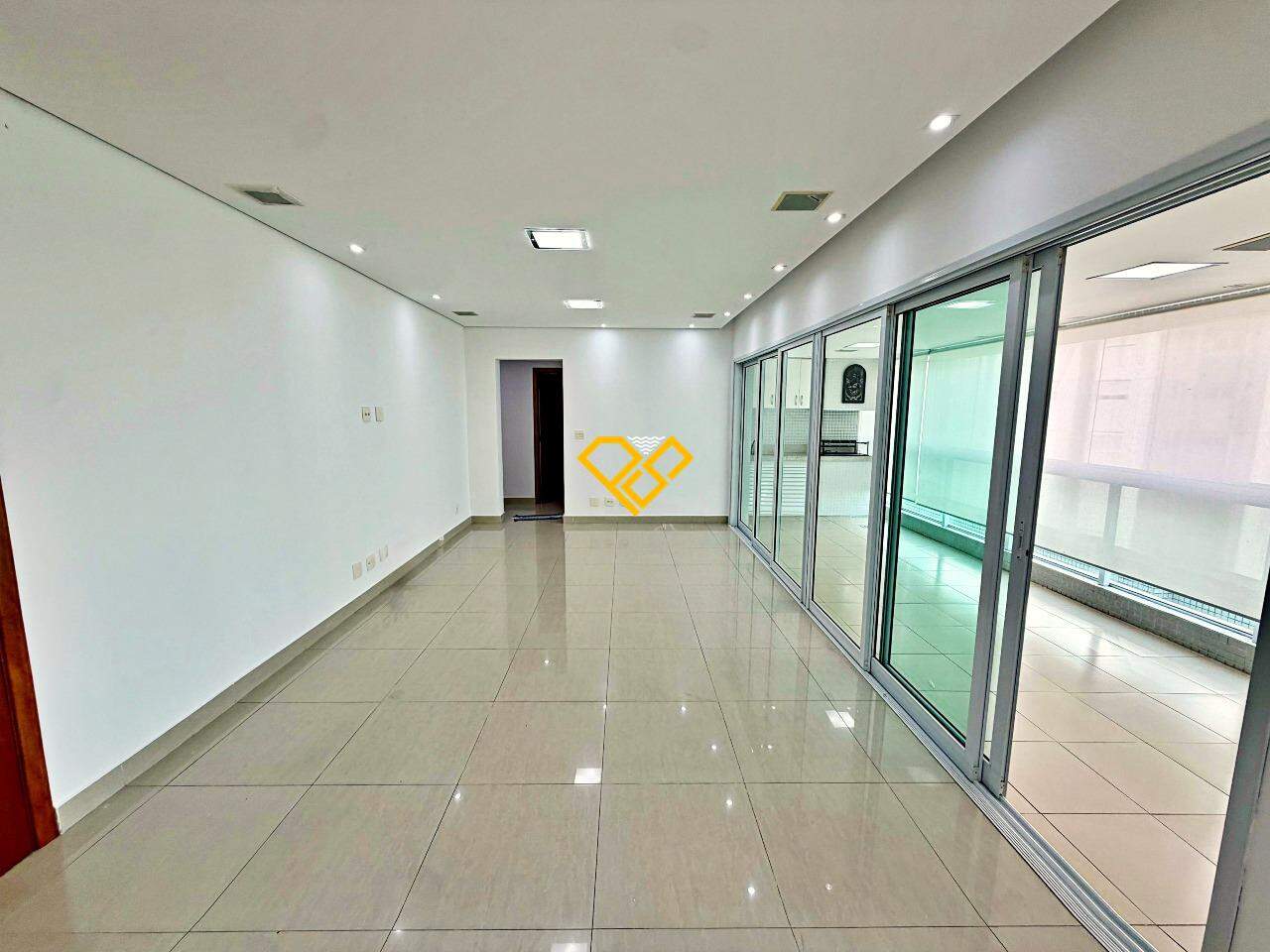 Apartamento para aluguel no Ponta da Praia: Varanda