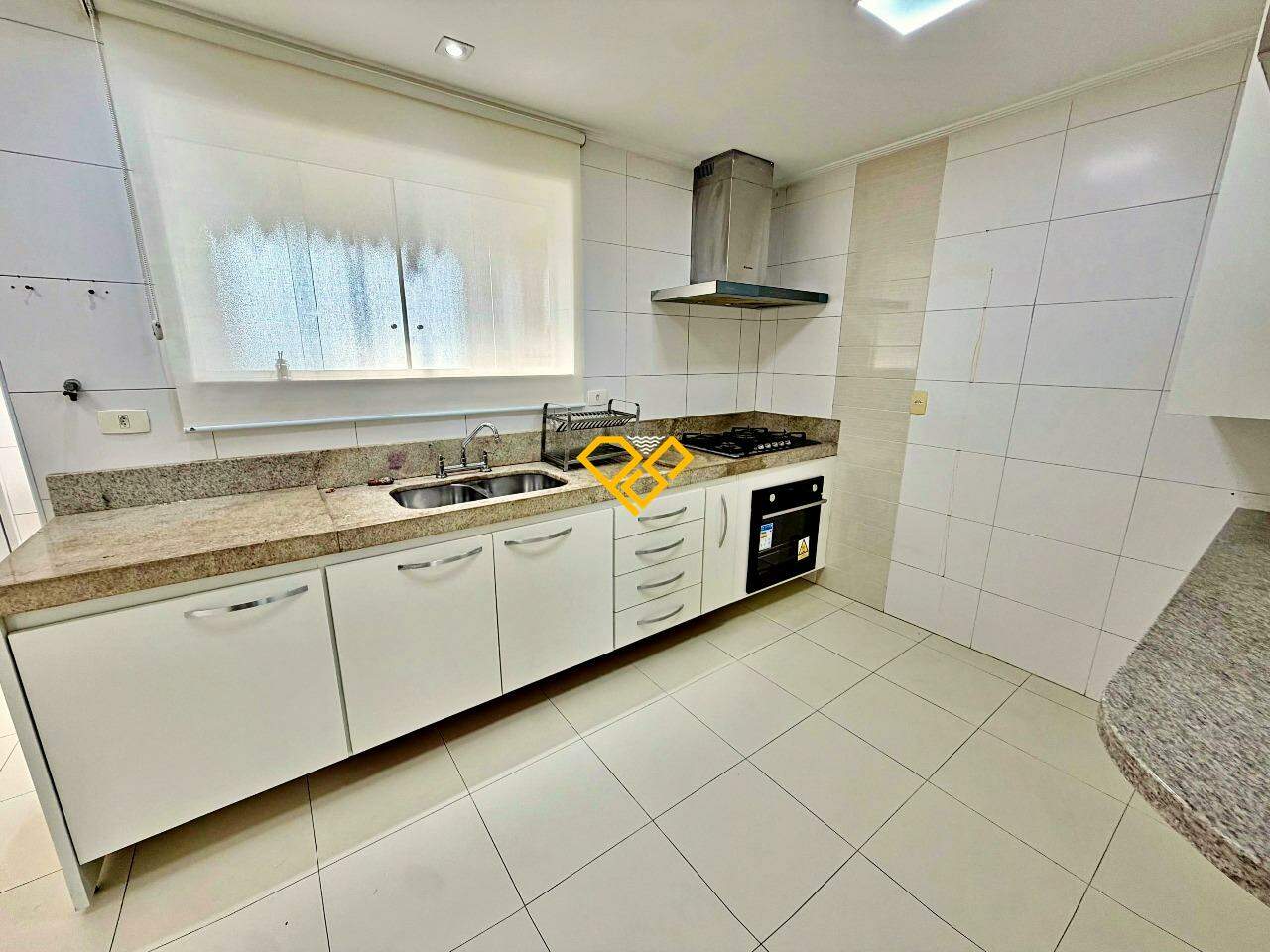 Apartamento para aluguel no Ponta da Praia: Cozinha