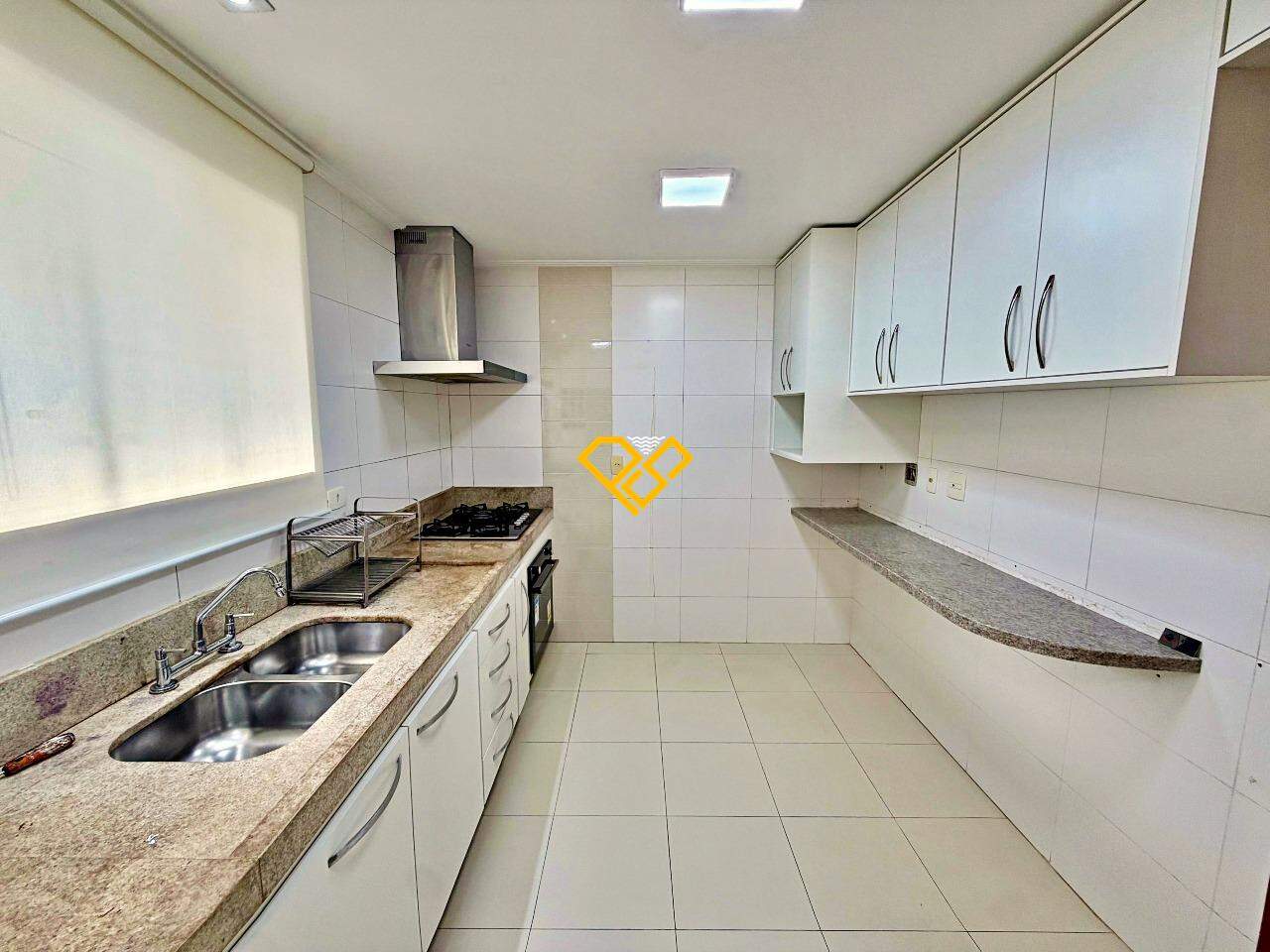 Apartamento para aluguel no Ponta da Praia: Cozinha