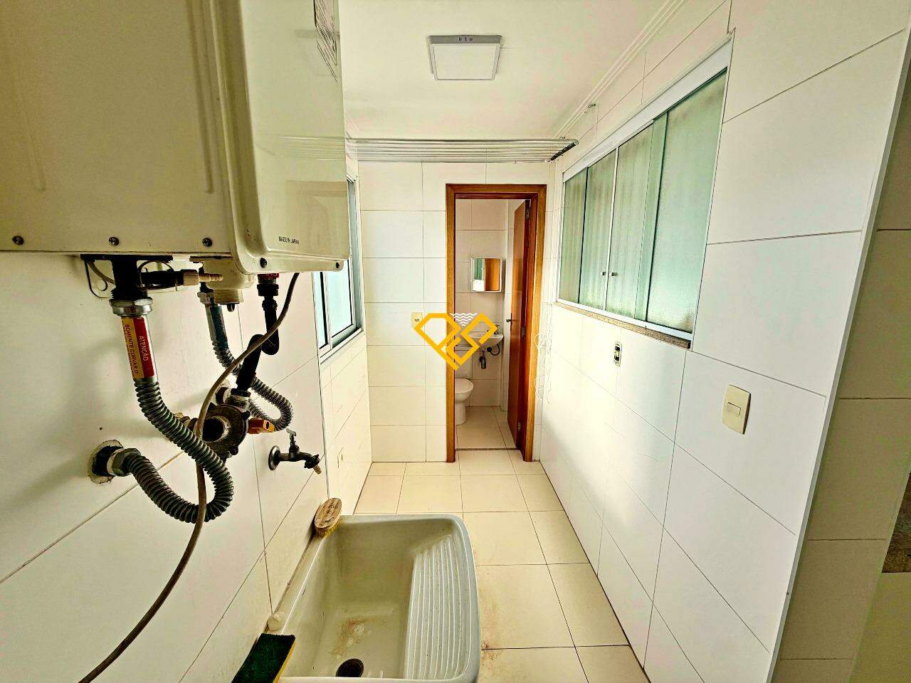 Apartamento para aluguel no Ponta da Praia: Área de serviço