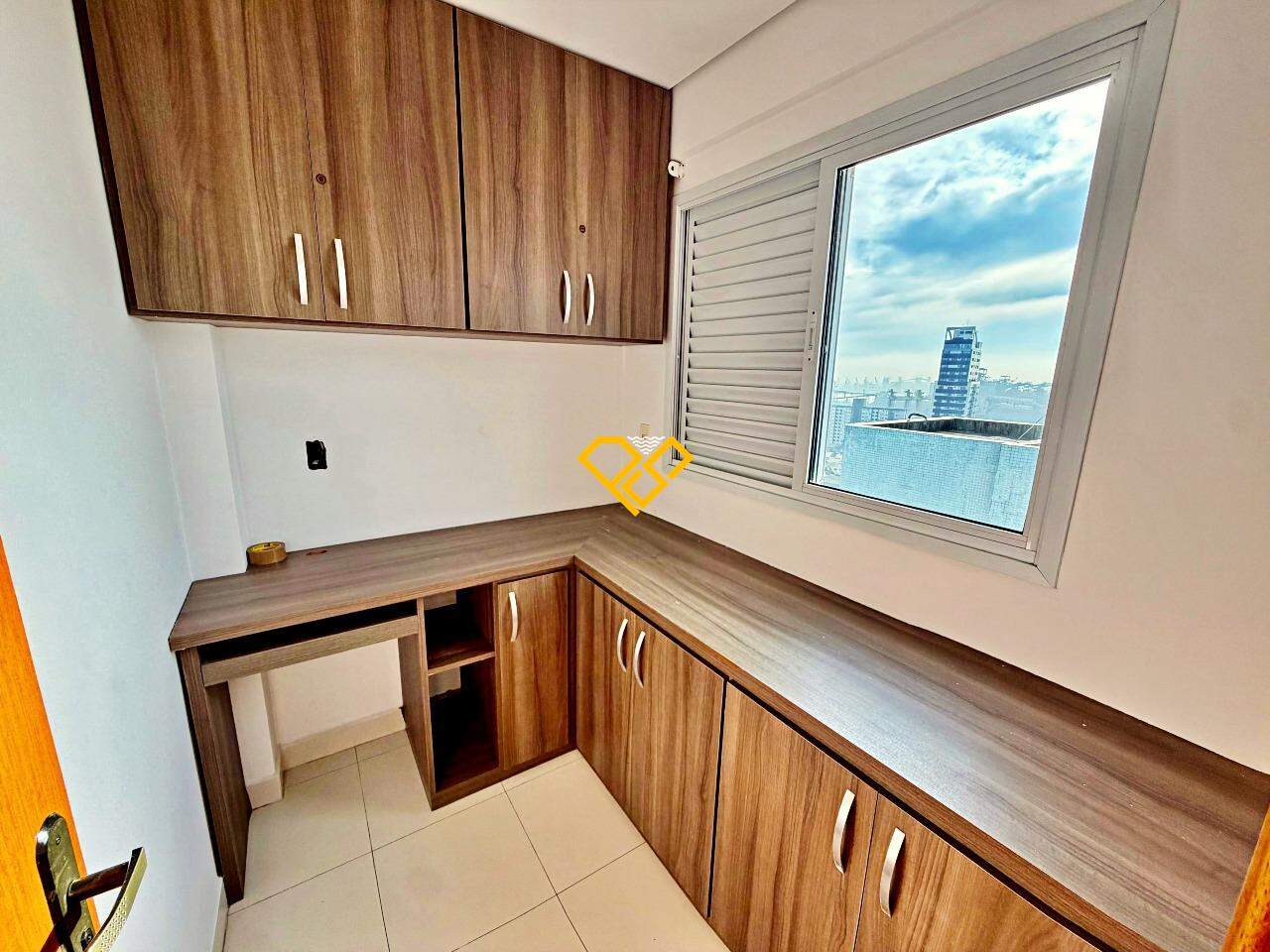 Apartamento para aluguel no Ponta da Praia: Dependência