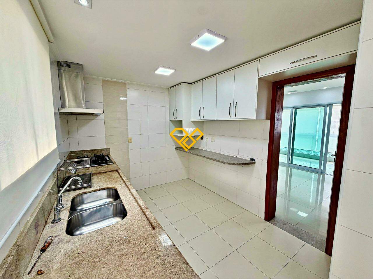 Apartamento para aluguel no Ponta da Praia: Cozinha