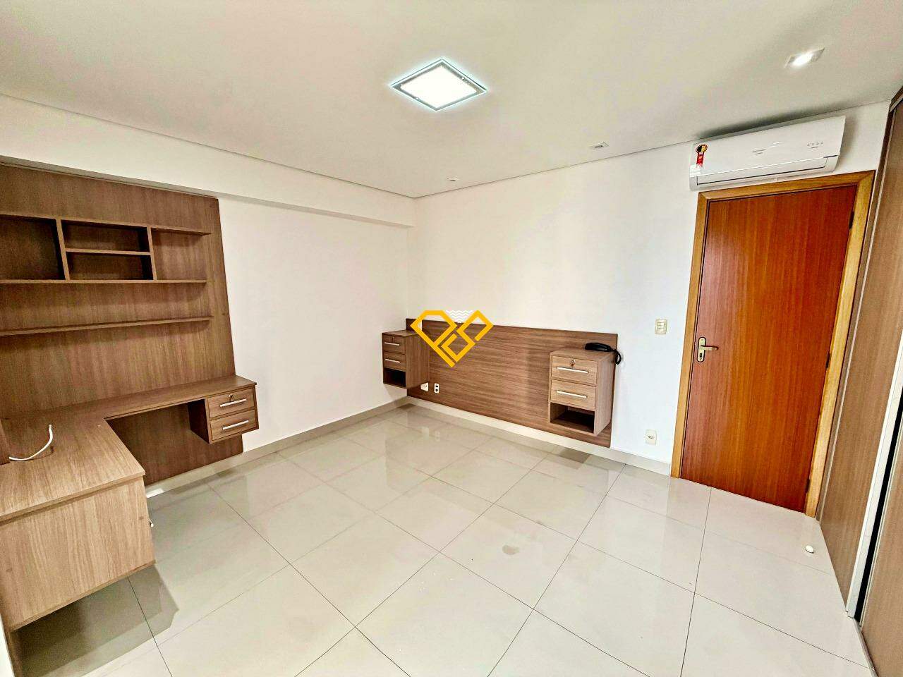 Apartamento para aluguel no Ponta da Praia: Suíte 1