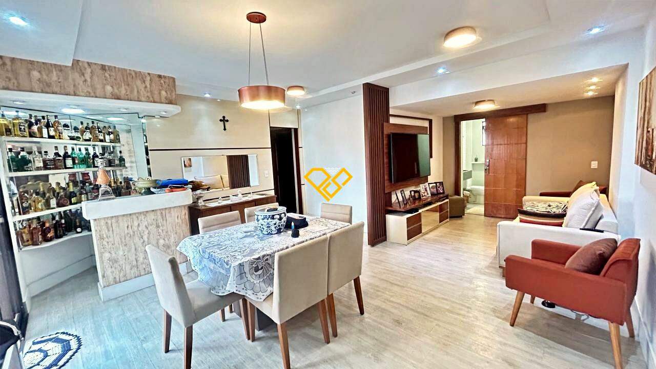 Apartamento à venda no Ponta da Praia: Sala