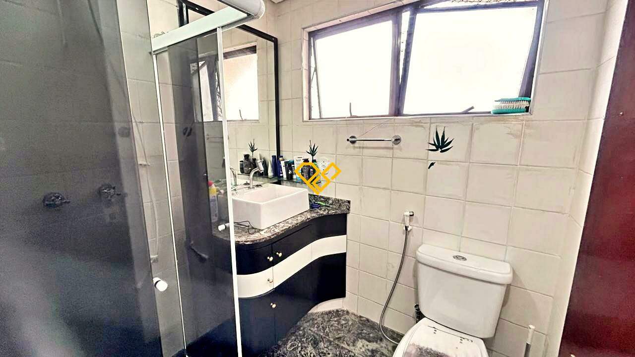 Apartamento à venda no Ponta da Praia: Wc social