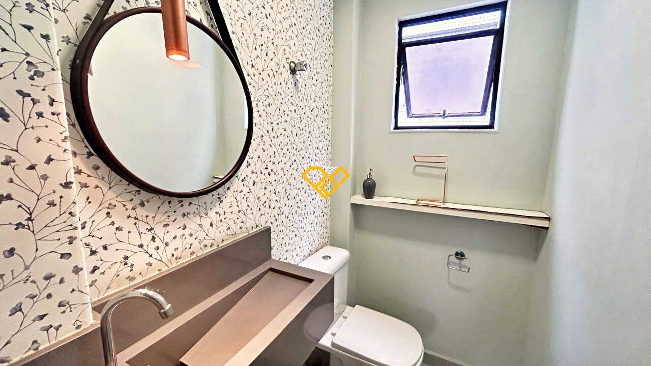 Apartamento à venda no Ponta da Praia: Lavabo