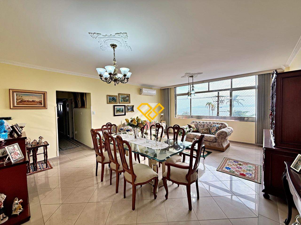 Apartamento à venda no Ponta da Praia: Sala