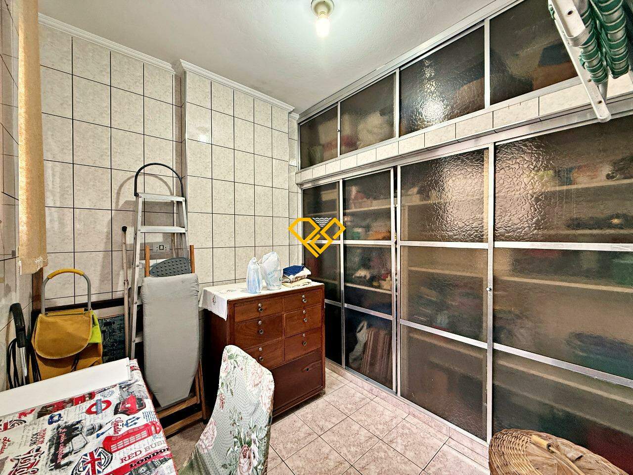 Apartamento à venda no Ponta da Praia: Dependência