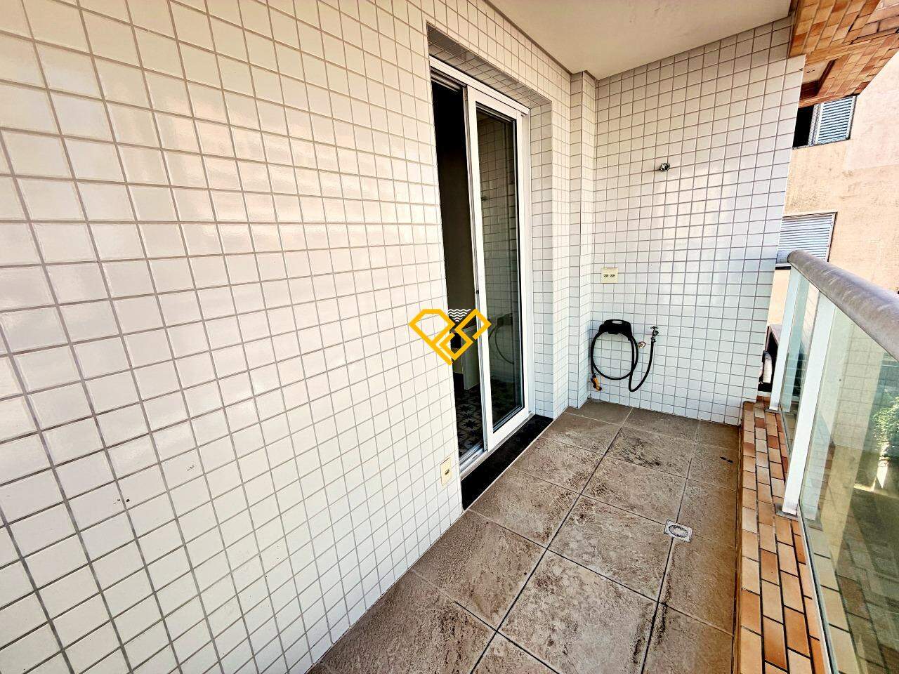 Apartamento para aluguel no Ponta da Praia: Varanda
