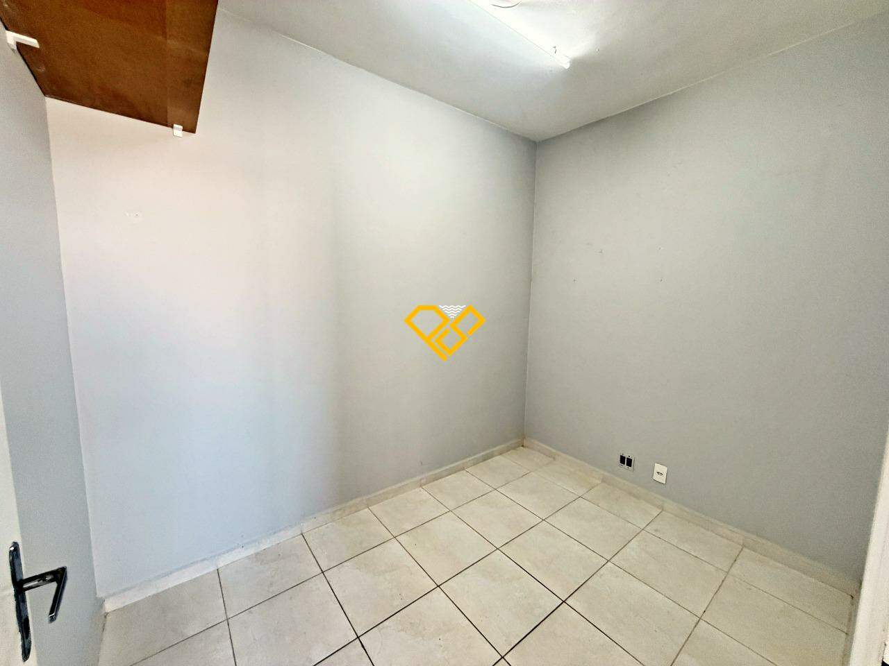 Apartamento para aluguel no Ponta da Praia: Dependência
