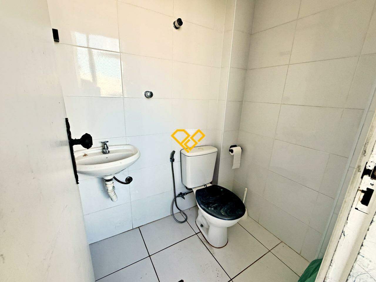 Apartamento para aluguel no Ponta da Praia: Wc de serviço
