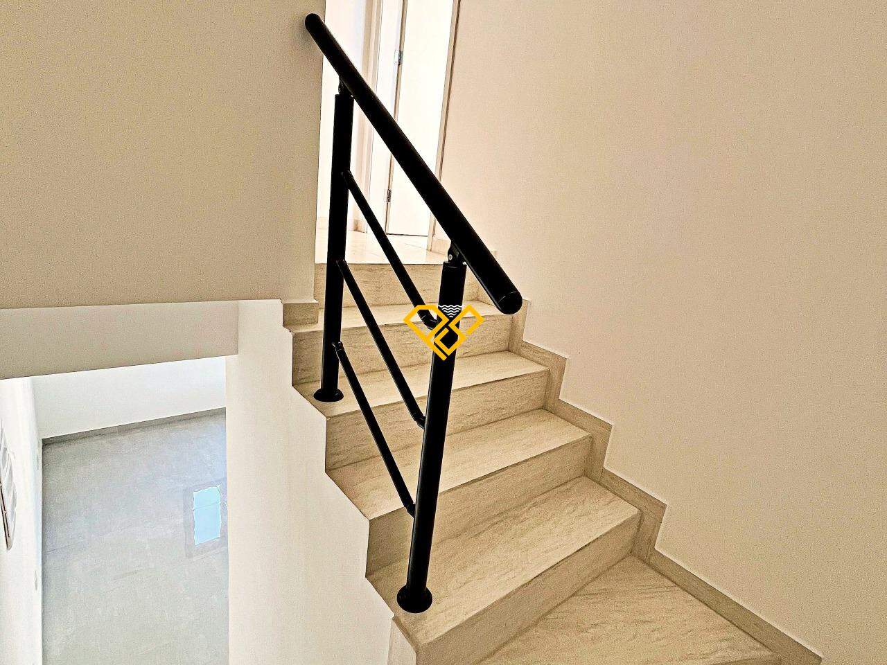 Casa à venda no Macuco: Acesso ao 2° piso