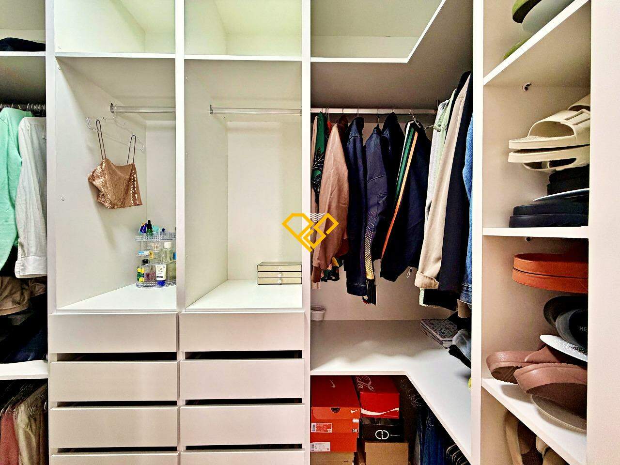 Apartamento à venda no Aparecida: Closet