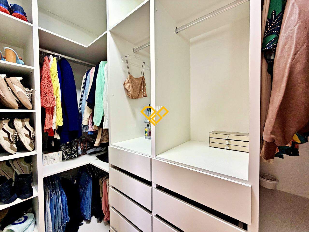 Apartamento à venda no Aparecida: Closet