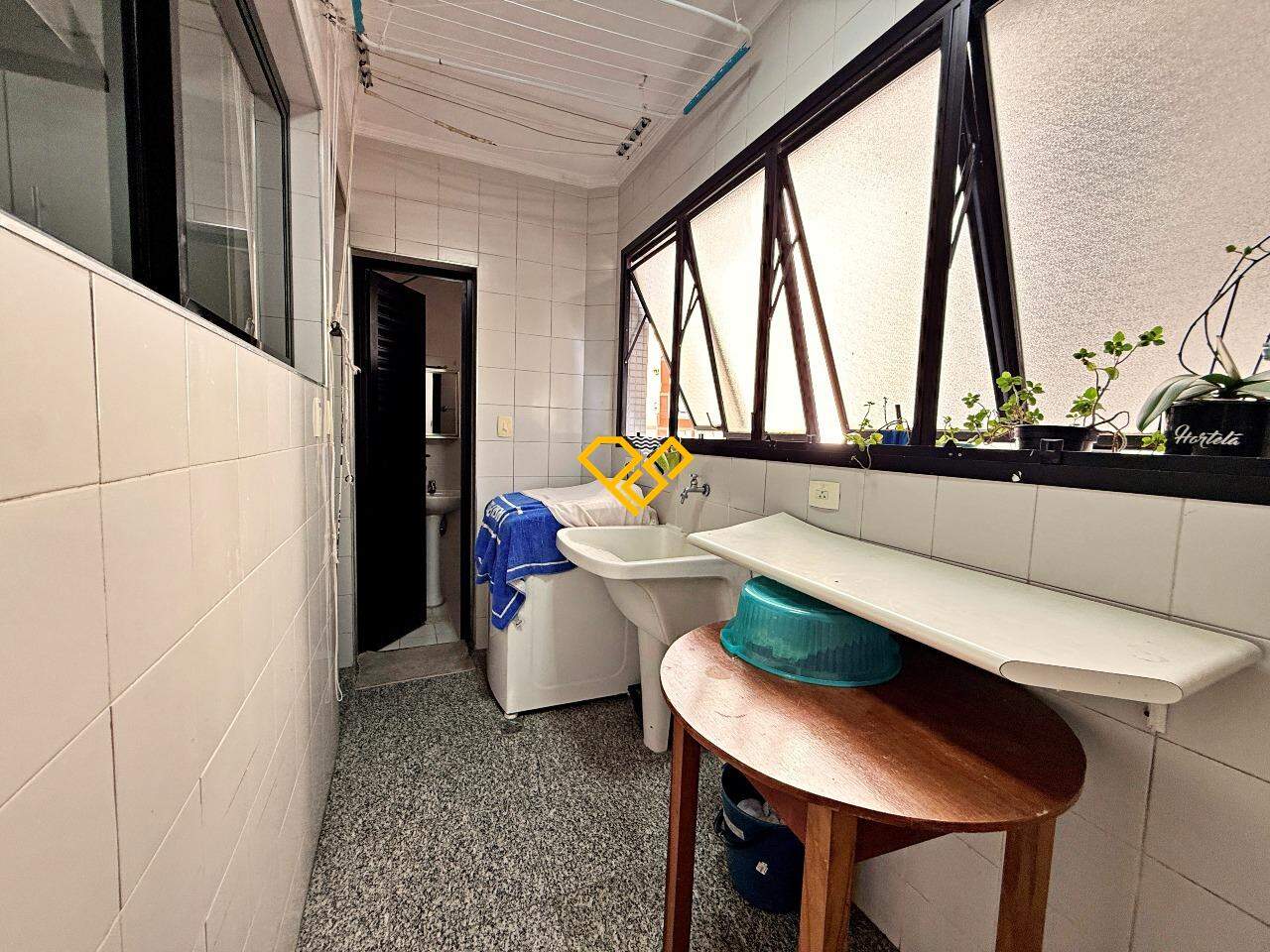 Apartamento à venda no Gonzaga: Área de serviço