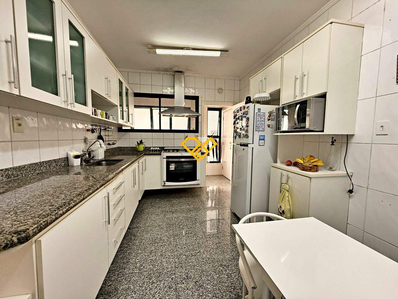 Apartamento à venda no Gonzaga: Cozinha