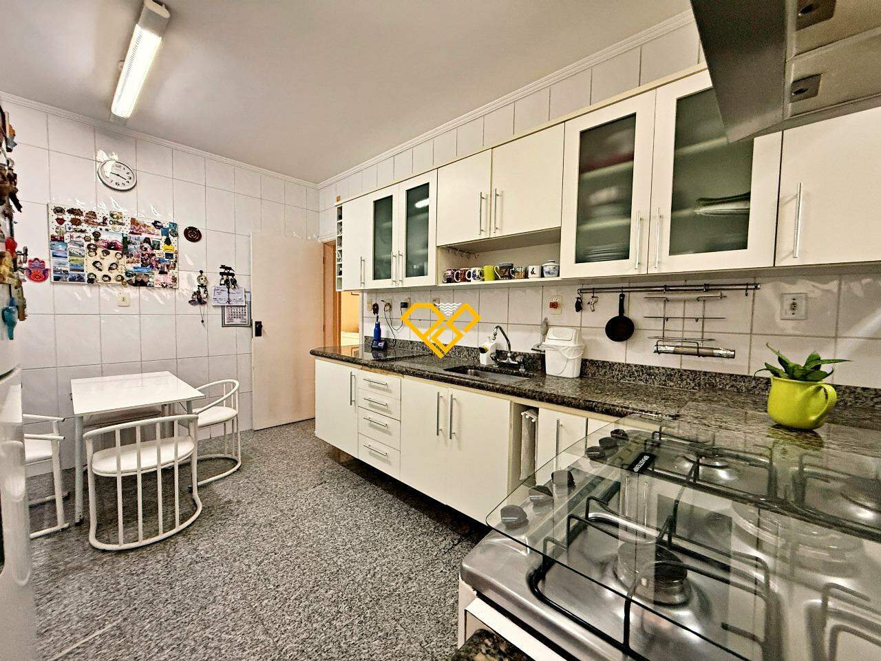 Apartamento à venda no Gonzaga: Cozinha