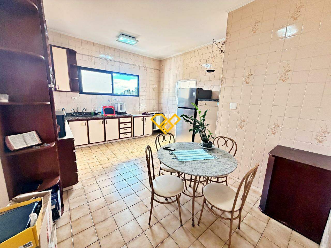 Apartamento para aluguel no Ponta da Praia: Cozinha