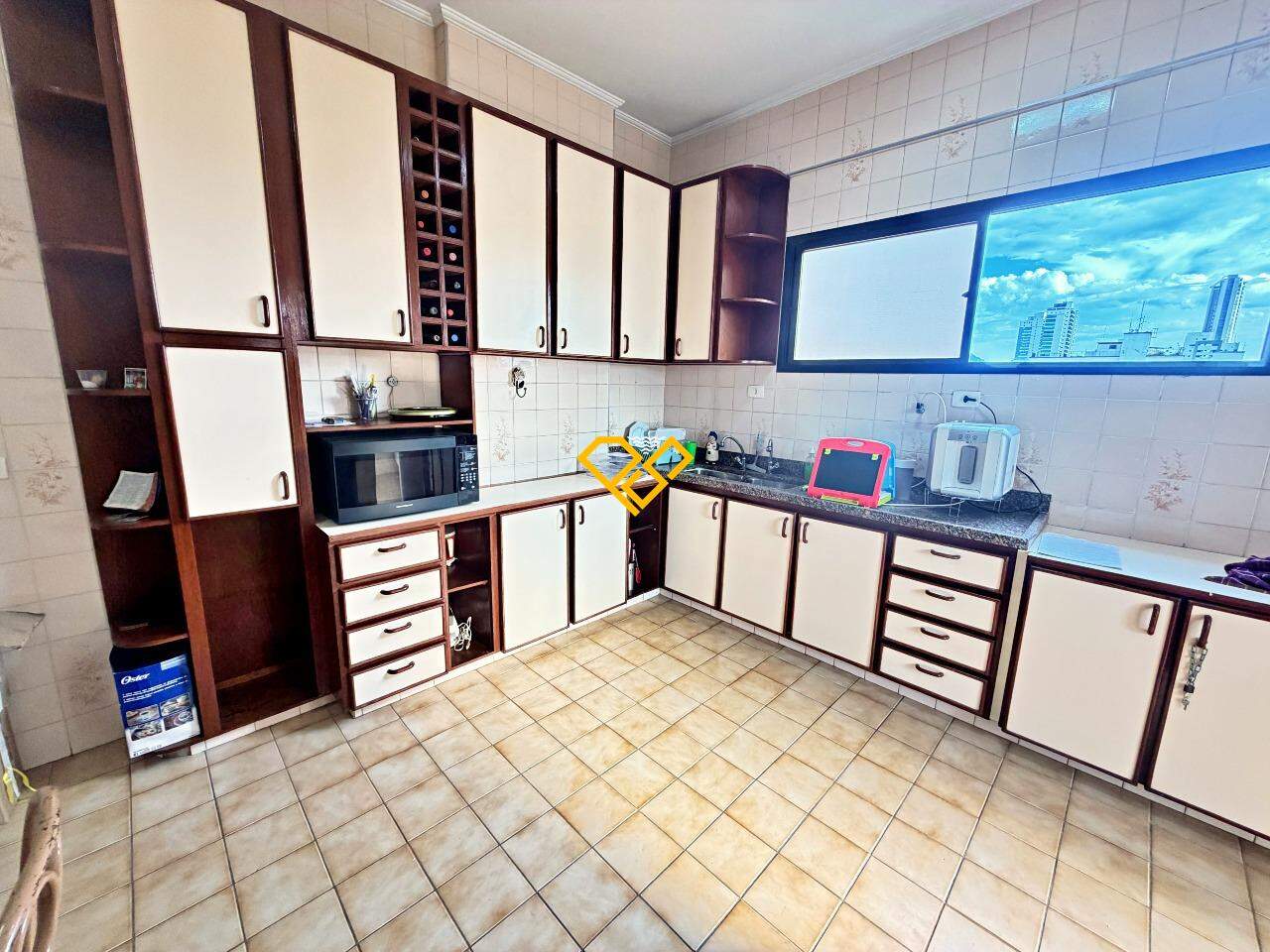 Apartamento para aluguel no Ponta da Praia: Cozinha