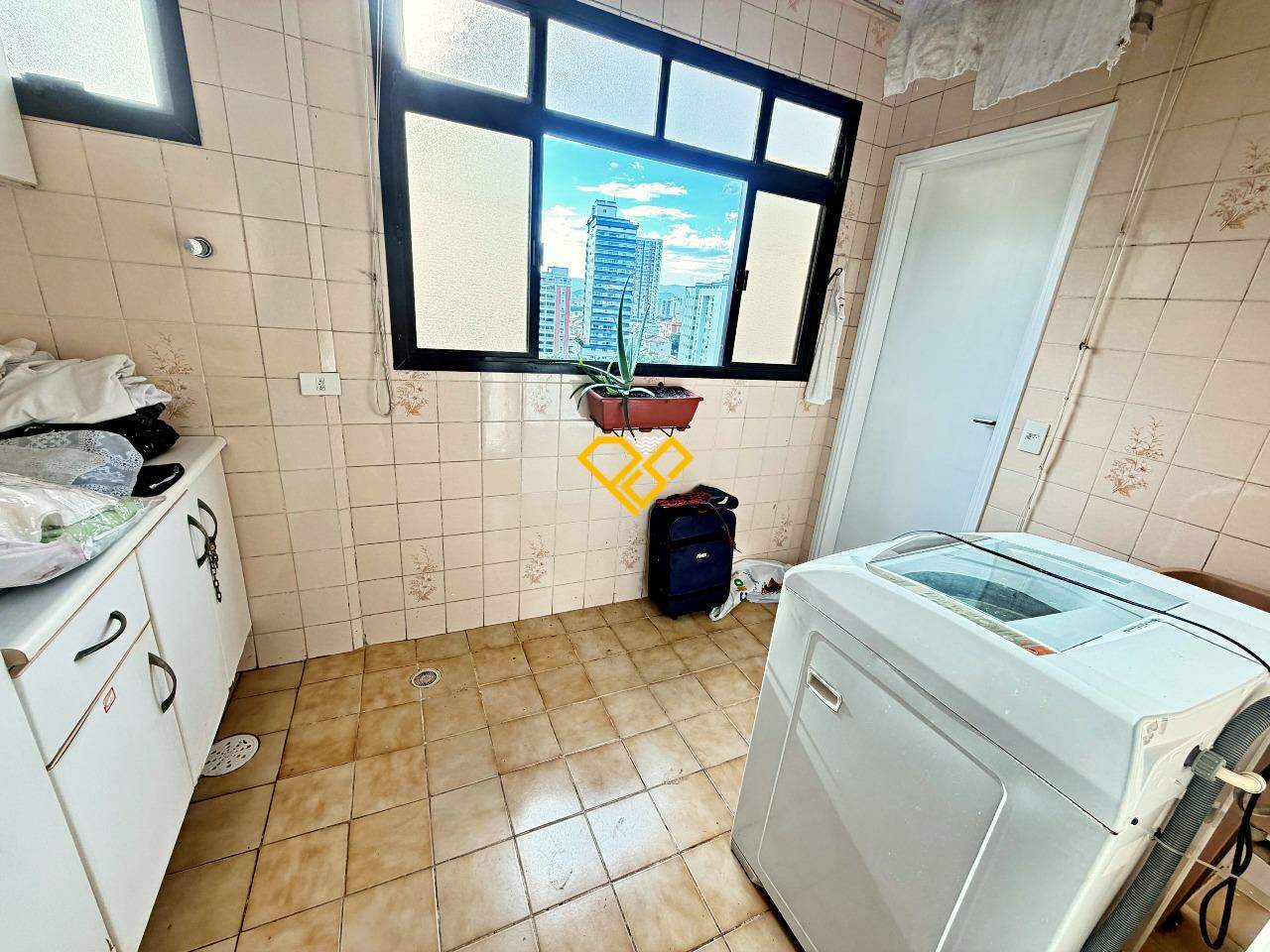 Apartamento para aluguel no Ponta da Praia: Área de serviço