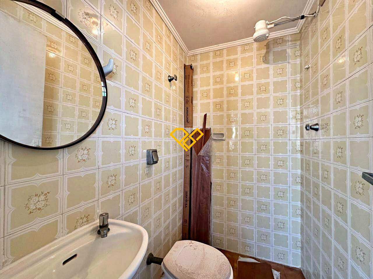 Apartamento à venda no Gonzaga: Wc de serviço