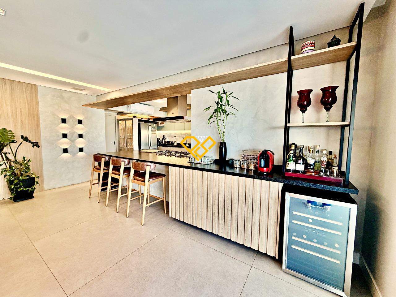Apartamento à venda no Embaré: Bancada - bar