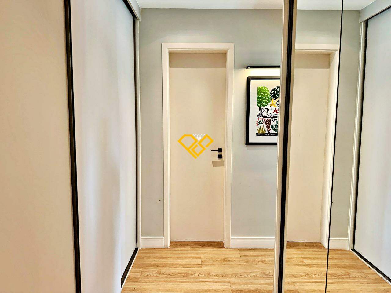 Apartamento à venda no Embaré: Dormitório 1 - suíte master - closet