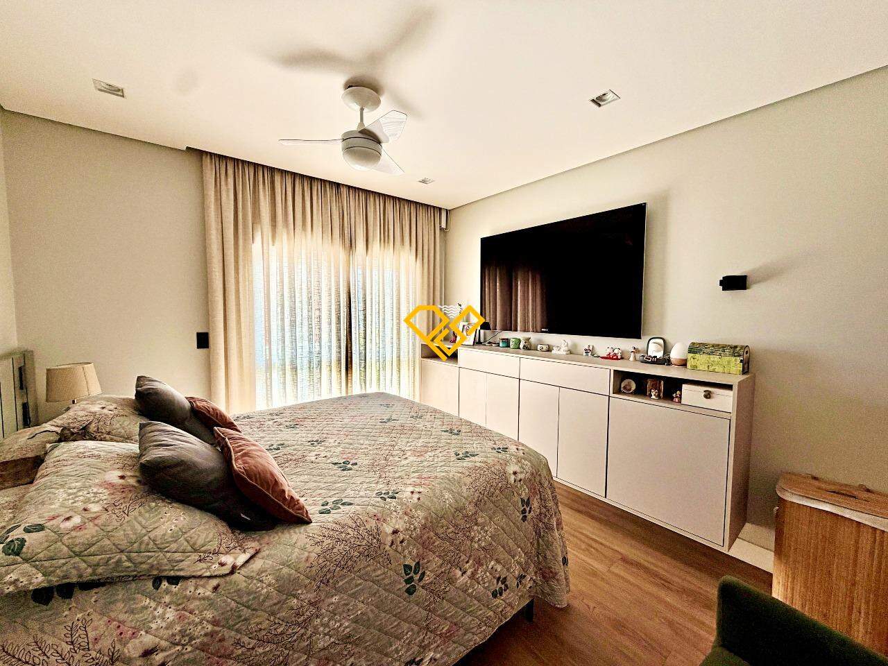 Apartamento à venda no Embaré: Dormitório 1 - suíte master