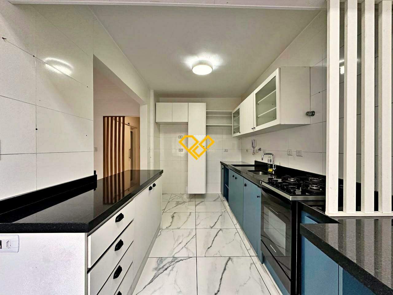 Apartamento à venda no Ponta da Praia: Cozinha