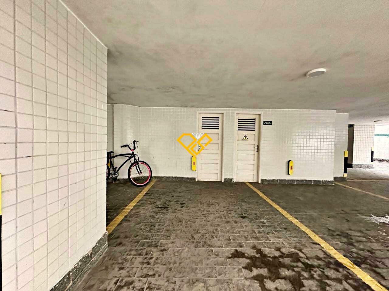 Apartamento à venda no Ponta da Praia: Garagem